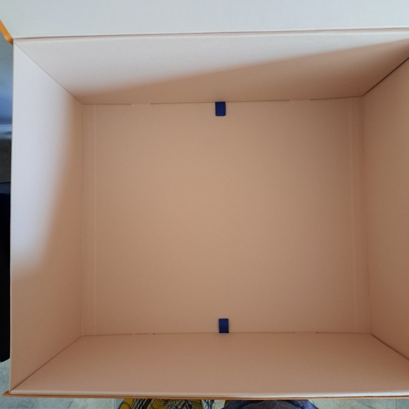 Extremely Large Louis Vuitton Magnetic Flap Lift Box (Empty) - Picture 13 of 16